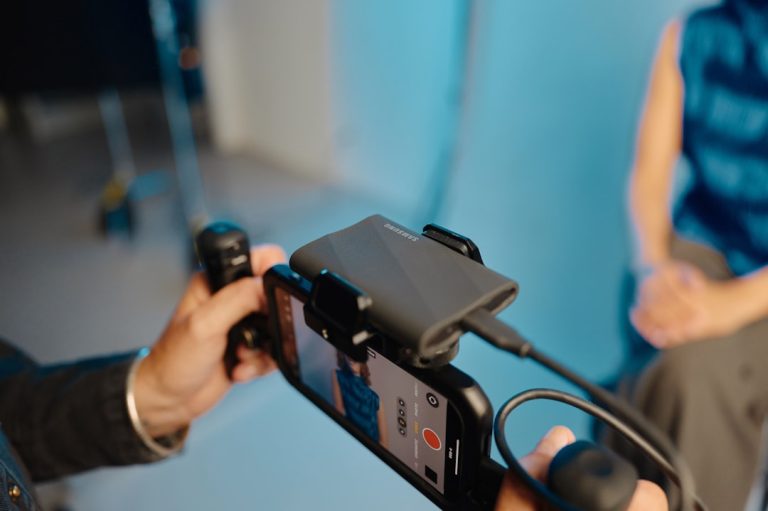 Capturing Moments on a Dime: The Art of Budget-Friendly Photography